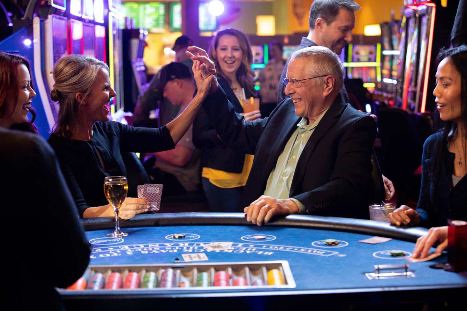 Tiết lộ cách giúp bạn chơi Blackjack tốt hơn để chiến thắng không còn khó nữa